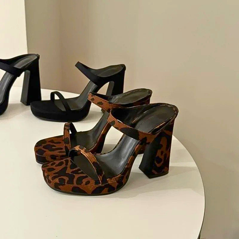 SOFIA STONE PLATFORM SANDALS