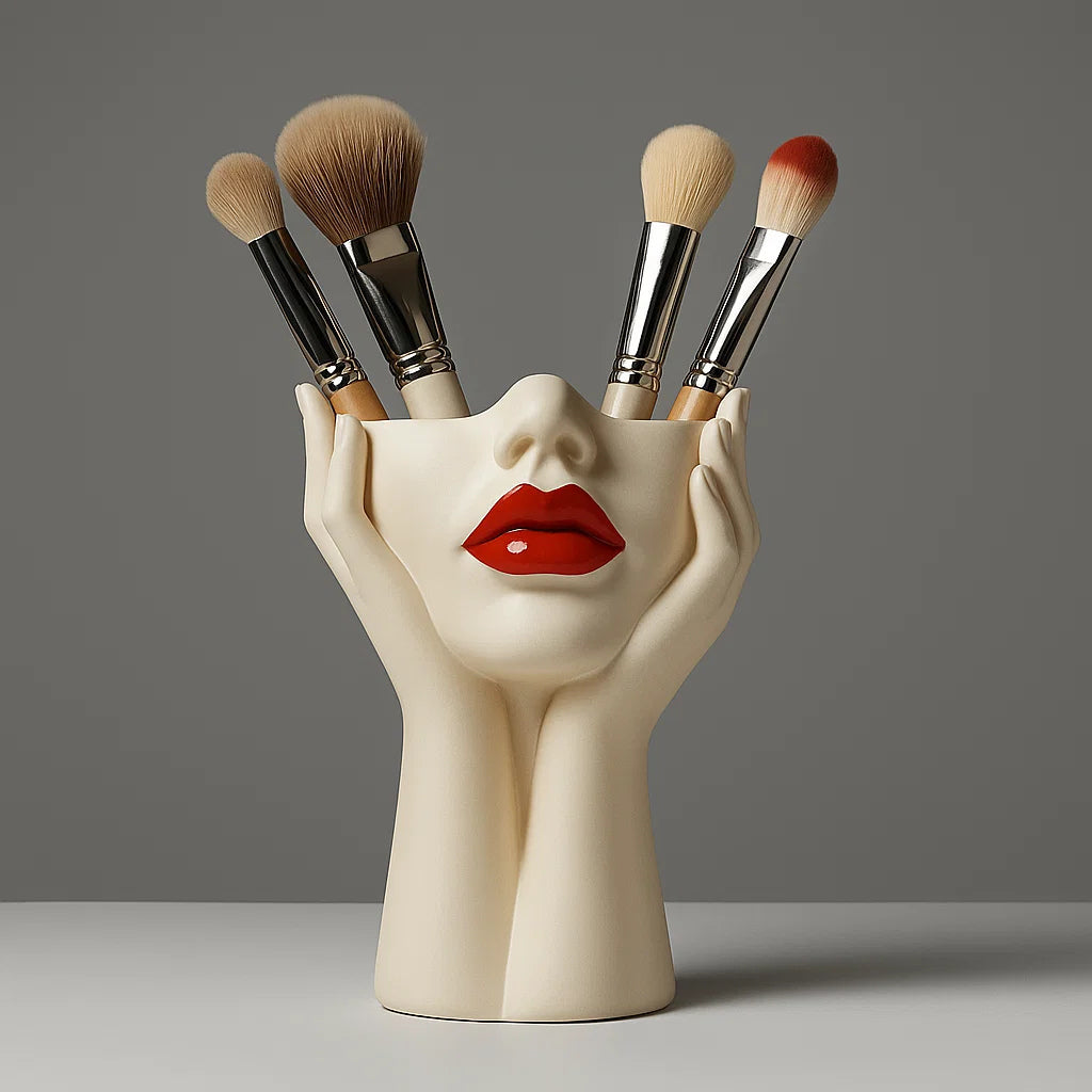 SCARLETT POISE MAKEUP HOLDER