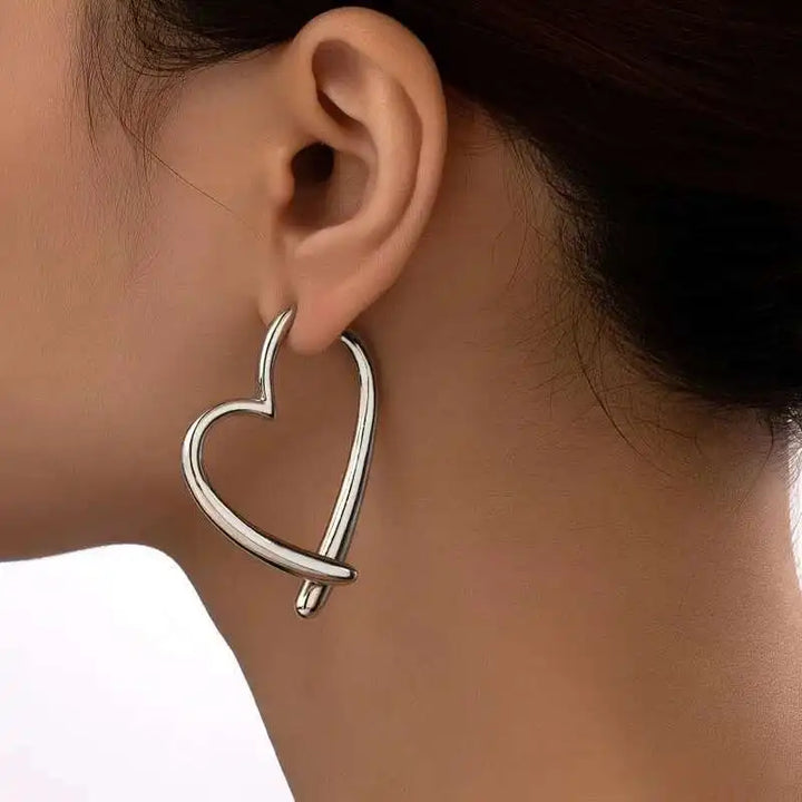 SOFIA AMORE HOOPS