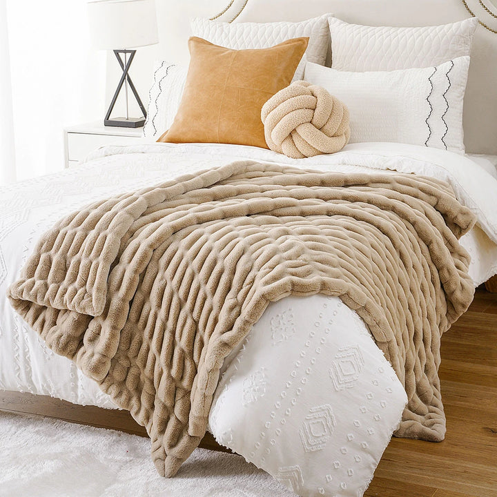 ASPEN PLUSH THROW BLANKET