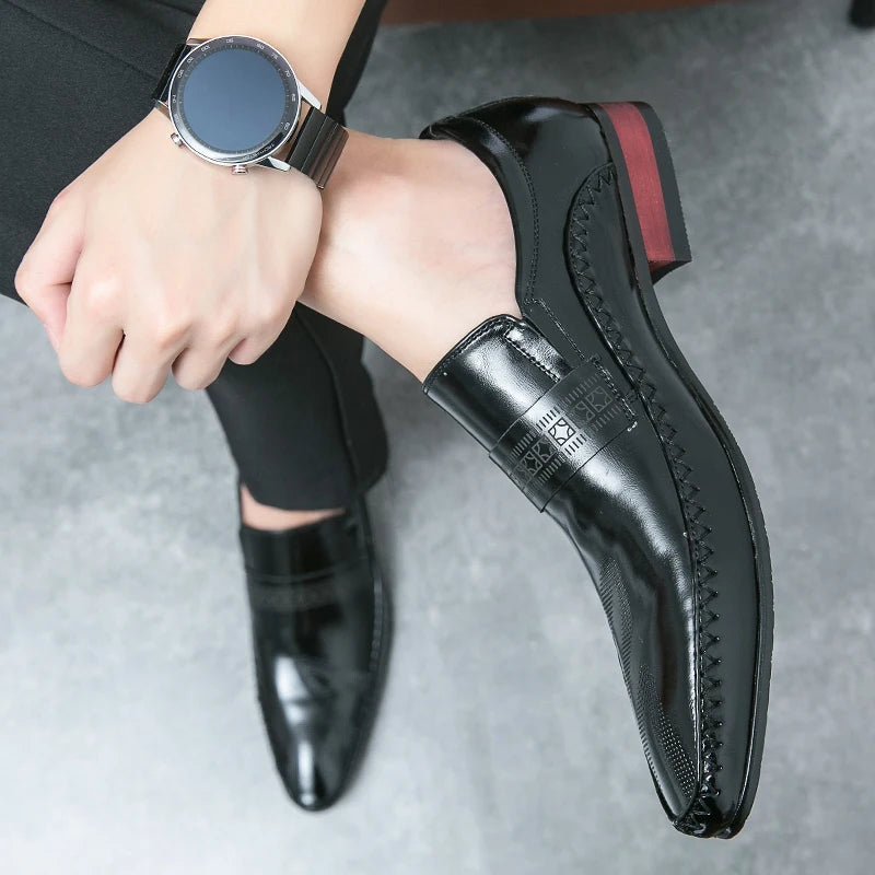 CARVELLI GENUINE LEATHER LOAFER