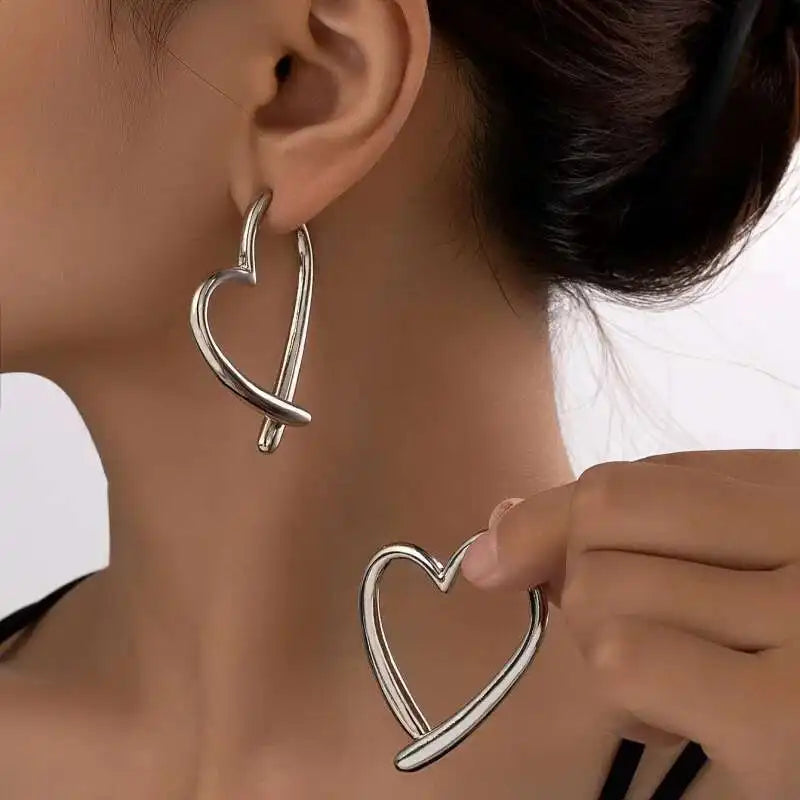 SOFIA AMORE HOOPS