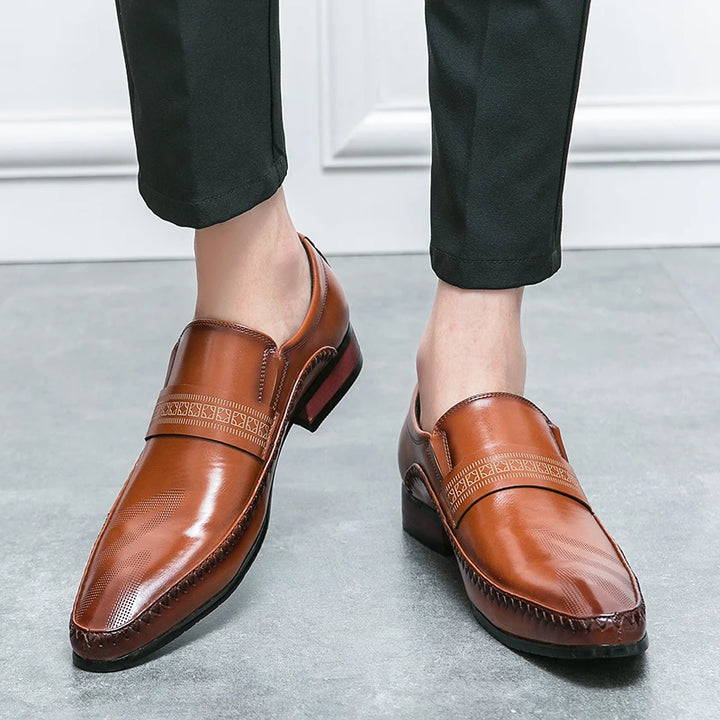 CARVELLI GENUINE LEATHER LOAFER