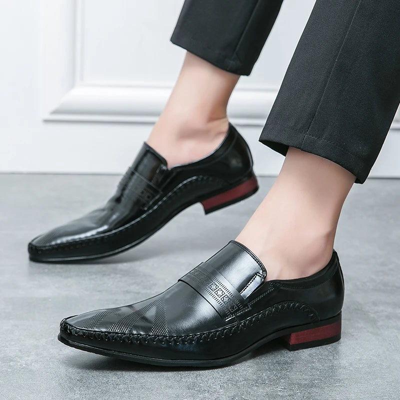 CARVELLI GENUINE LEATHER LOAFER
