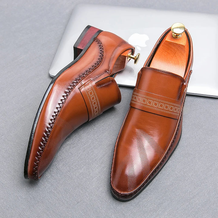 CARVELLI GENUINE LEATHER LOAFER