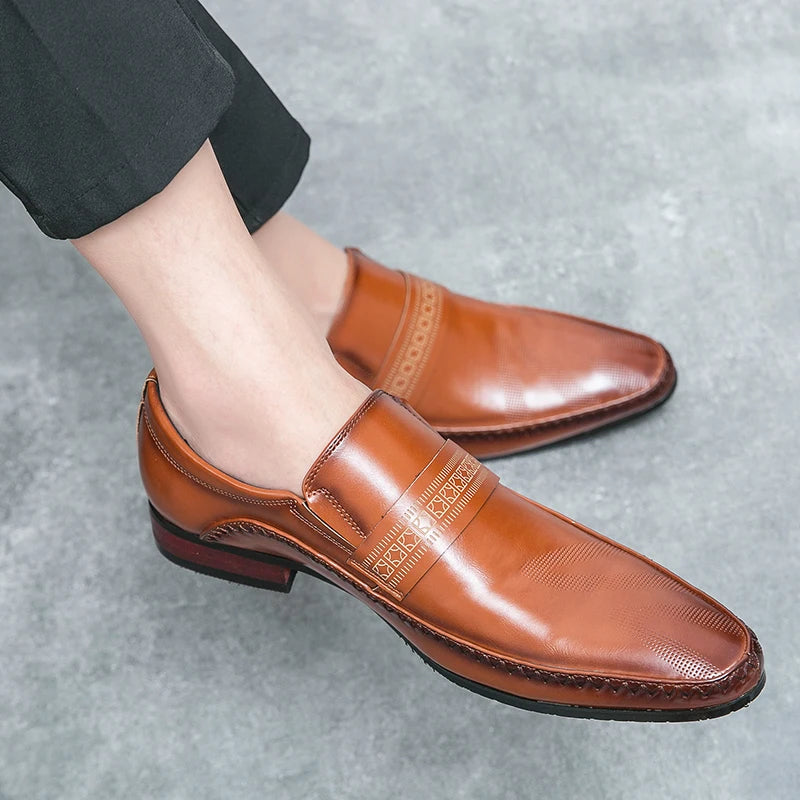 CARVELLI GENUINE LEATHER LOAFER