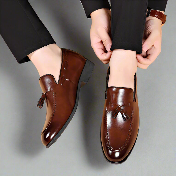 SANTO VIERI TASSEL LOAFERS