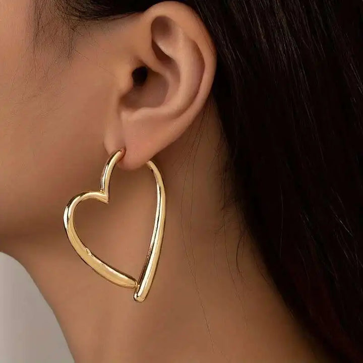 SOFIA AMORE HOOPS