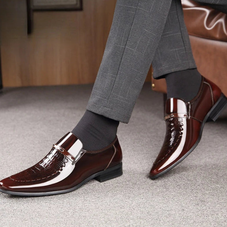 VESCARI LEATHER LOAFERS