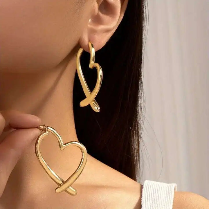 SOFIA AMORE HOOPS